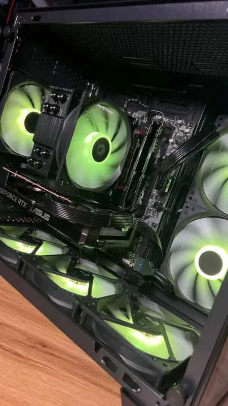 Збірка на замовлення: ігровий ПК AeroCool Dryft Mini Tower / AMD Ryzen 5 7500F (6 (12) ядер по 3,7 - 5,0 ГГц) / 32 ГБ DDR5 / 1000 ГБ SSD M.2 / nVidia GeForce RTX 5060, 8 ГБ GDDR7, 128-bit / 650 Вт - зображення 4