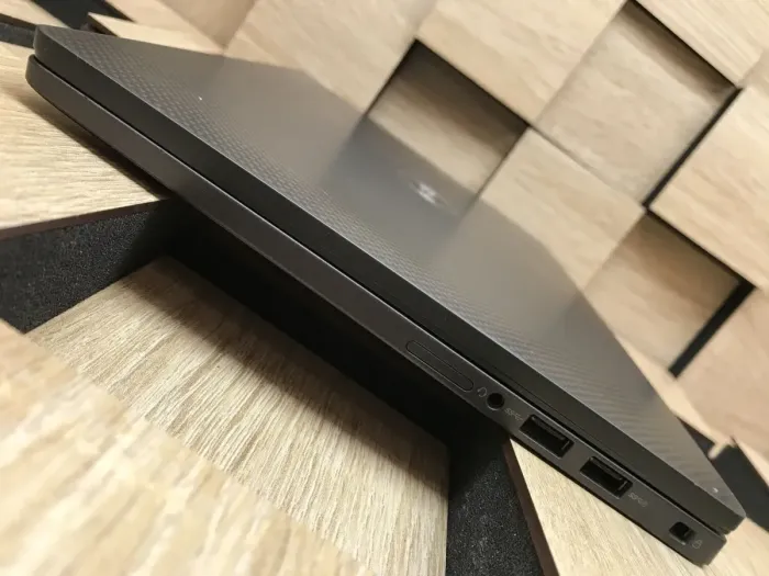 Ультрабук Dell Latitude 7410 / 14" (1920x1080) IPS / Intel Core i5-10210U (4 (8) ядра по 1.6 - 4.2 GHz) / 8 GB DDR4 / 256 GB SSD M.2 / Intel UHD Graphics / WebCam / USB 3.2 / HDMI / Windows 10 б/в - зображення 6