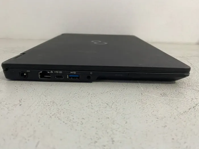 Нетбук Б-клас Fujitsu LifeBook U727 / 12.5" (1920x1080) IPS / Intel Core i5-6200U (2 (4) ядра по 2.3 - 2.8 GHz) / 8 GB DDR4 / 128 GB SSD / Intel HD Graphics 620 / WebCam б/в - зображення 3