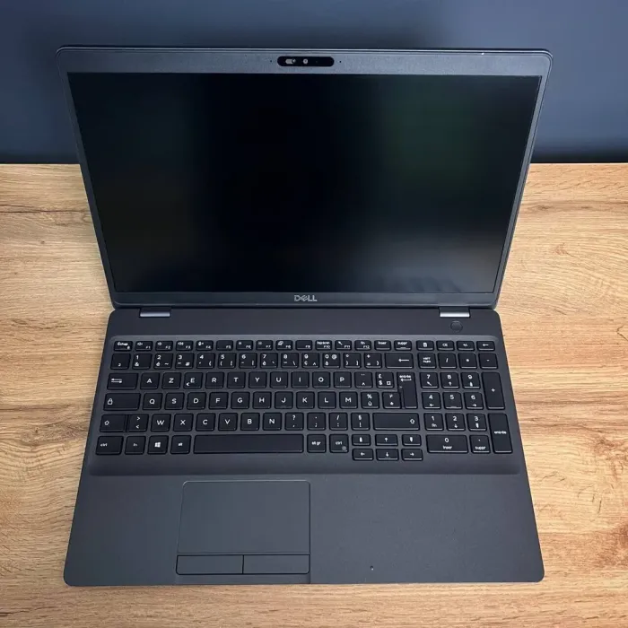 Мобільна робоча станція Dell Precision 3540 / 15.6" (1920x1080) IPS / Intel Core i5-8365U (4 (8) ядра по 1.6 - 4.1 GHz) / 8 GB DDR4 / 256 GB SSD / Intel UHD Graphics / WebCam б/в - зображення 3