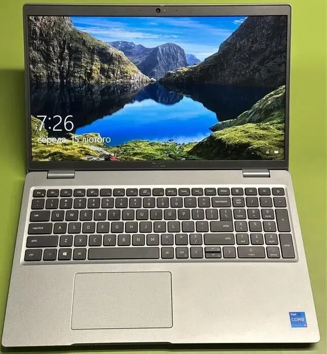 Ультрабук Dell Precision 3560 / 15.6" IPS / Core i5-1135G7 (4(8) ядра по 2.4-4.2 GHz) / 16GB DDR4 / 256GB SSD M.2 / Iris Xe Graphics / WebCam б/в - зображення 2
