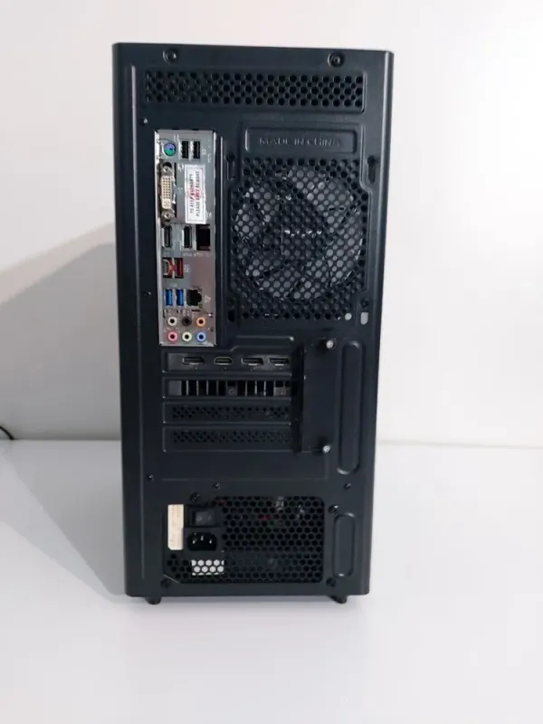 Ігровий ПК Prologix GM-01MAB Tower / Intel Core i5-9600K (6 ядер по 3,7 - 4,6 ГГц) / 32 ГБ DDR4 / 250 ГБ SSD M.2 + 1000 ГБ HDD / AMD Radeon RX 5700 XT, 8 ГБ GDDR6, 256-біт / 650 Вт б/в - зображення 5