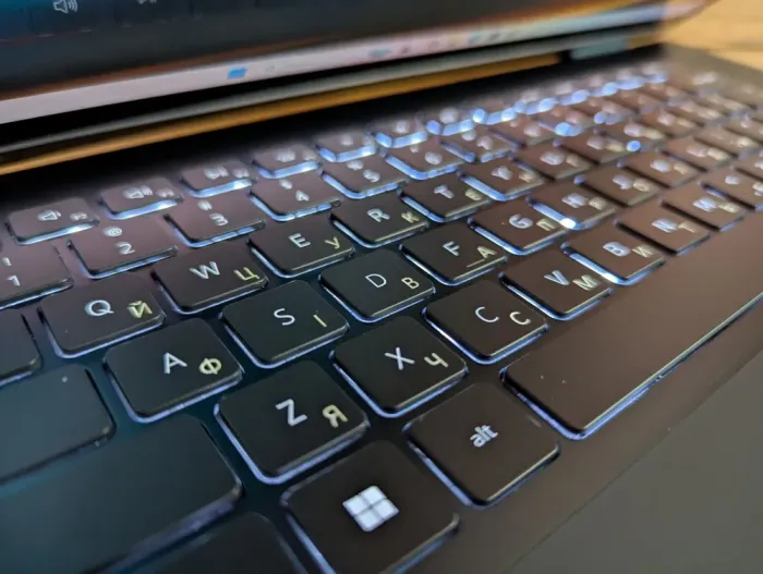 Ультрабук-трансформер Dell Inspiron 16 7620 / 16" (3840x2400) IPS Touch / Intel Core i7-1260P (12 (16) ядер по 3.4 - 4.7 GHz) / 16 GB DDR4 / 512 GB SSD / nVidia GeForce MX550, 2 GB GDDR6, 64-bit / WebCam / TouchID / Windows 11 б/в - зображення 6