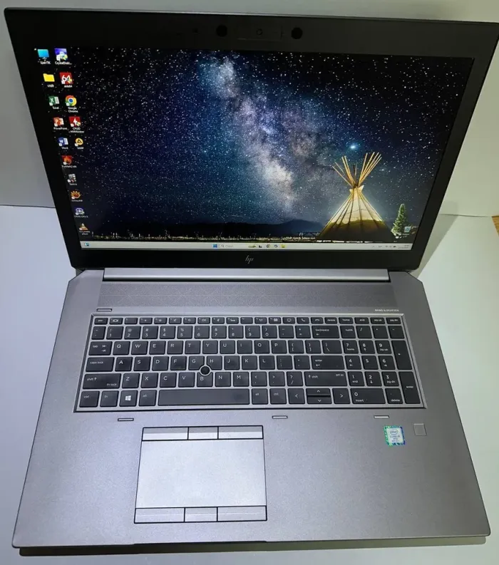 Мобільна робоча станція HP zBook 17 G6 / 17.3" (1920x1080) IPS / Intel Core i9-9880H (8 (16) ядер по 2.3 - 4.8 GHz) / 64 GB DDR4 / 256 GB SSD + 500 GB HDD / nVidia Quadro RTX 5000, 16 GB GDDR6, 256-bit / WebCam б/в - зображення 2