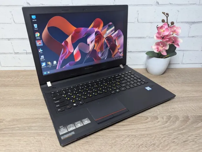 Ноутбук Б-клас Lenovo E51-80 / 15.6" (1366x768) TN / Intel Core i5-6200U (2 (4) ядра по 2.3 - 2.8 GHz) / 8 GB DDR3 / 128 GB SSD / Intel HD Graphics 520 / WebCam / DVD-ROM б/в - зображення 4