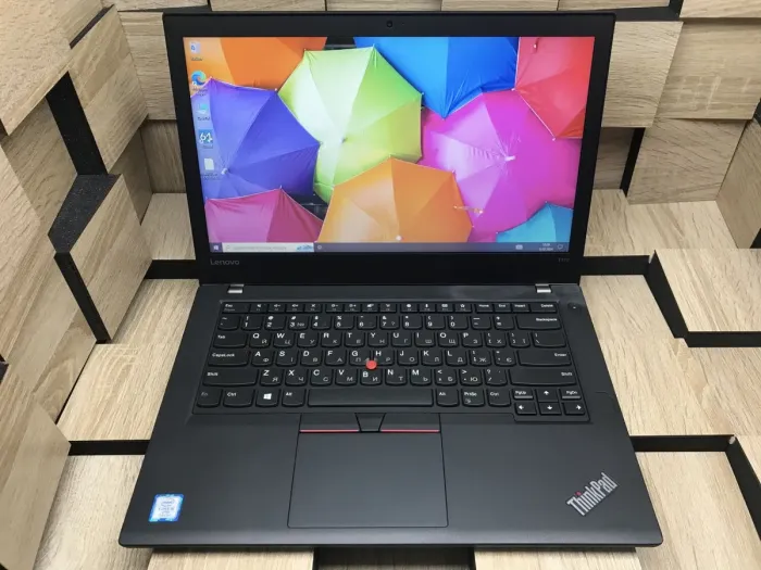 Ультрабук Б-клас Lenovo ThinkPad T470 / 14" (1366x768) TN / Intel Core i5-7300U (2 (4) ядра по 2.6 - 3.5 GHz) / 8 GB DDR4 / 256 GB SSD / Intel HD Graphics 620 / WebCam / Fingerprint / USB 3.1 / HDMI / Два АКБ б/в - зображення 2