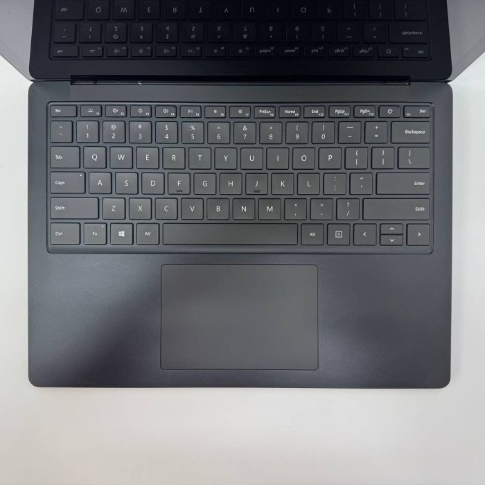 Ультрабук Microsoft Surface Laptop 3 / 13.5" (2256x1504) IPS / Intel Core i5-1035G7 (4 (8) ядра по 1.2 - 3.7 GHz) / 8 GB DDR4 / 256 GB SSD / Intel UHD Graphics / WebCam б/в - зображення 4