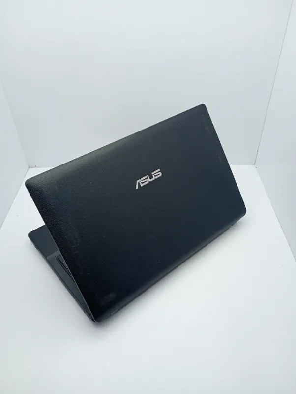 Ноутбук Asus K54 / 15.6" (1366x768) TN / Intel Core i3-2310M (2 (4) ядра по 2.1 GHz) / 6 GB DDR3 / 500 GB HDD / Intel HD Graphics 3000 / WebCam б/в - зображення 8