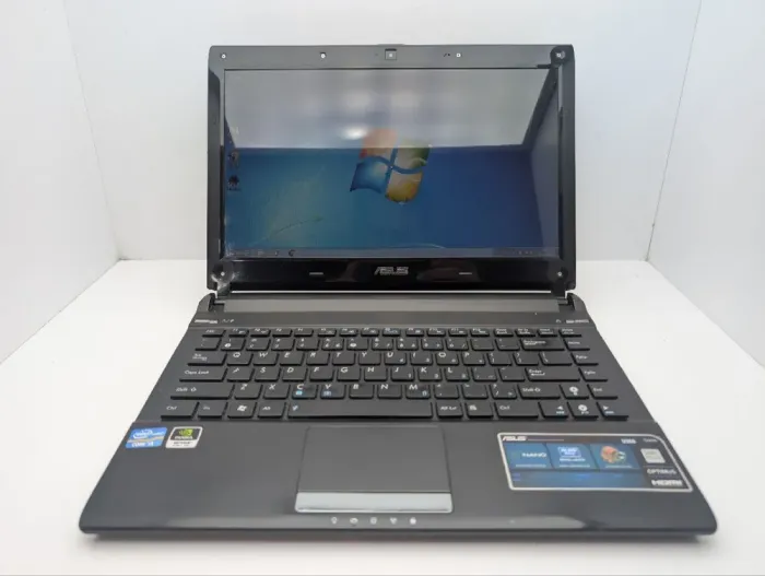 Ноутбук Asus U36S / 13.3" (1366x768) TN / Intel Core i5-2450M (2 ядра по 2.5 - 3.1 GHz) / 6 GB DDR3 / 320 GB HDD / nVidia GeForce 610M, 1 GB GDDR3, 64-bit / WebCam б/в - зображення 2