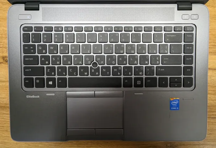 Ноутбук HP EliteBook 840 G2 / 14" (1366x768) TN / Intel Core i5-5200U (2 (4) ядра по 2.2 - 2.7 GHz) / 8 GB DDR3 / 160 GB SSD / Intel HD Graphics 5500 / WebCam / Fingerprint / Windows 10 б/в - зображення 3