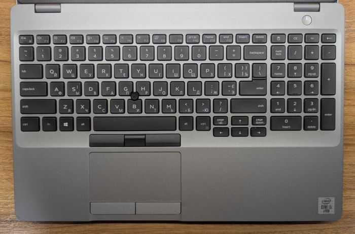 Ультрабук Dell Latitude 5511 / 15.6" (1920x1080) IPS / Intel Core i5-10400H (4 (8) ядра по 2.6 - 4.6 GHz) / 16 GB DDR4 / 512 GB SSD / Intel UHD Graphics / WebCam / HDMI / Windows 10 б/в - зображення 3