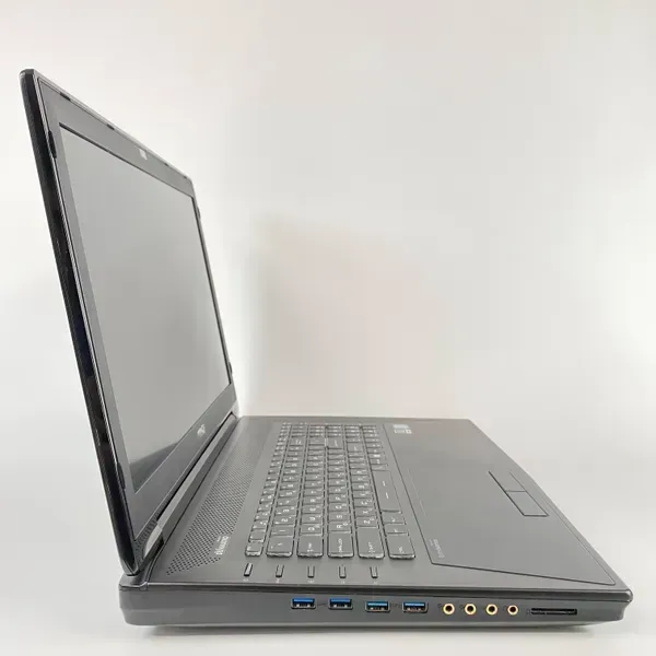 Мобільна робоча станція Б-клас MSI WT72 6QK / 17.3" (1920x1080) IPS / Intel Core i7-6820HK (4 (8) ядра по 2.7 - 3.6 GHz) / 32 GB DDR4 / 128 GB SSD + 1000 GB HDD / nVidia Quadro M5500, 8 GB GDDR5, 256-bit / WebCam / HDMI б/в - зображення 4