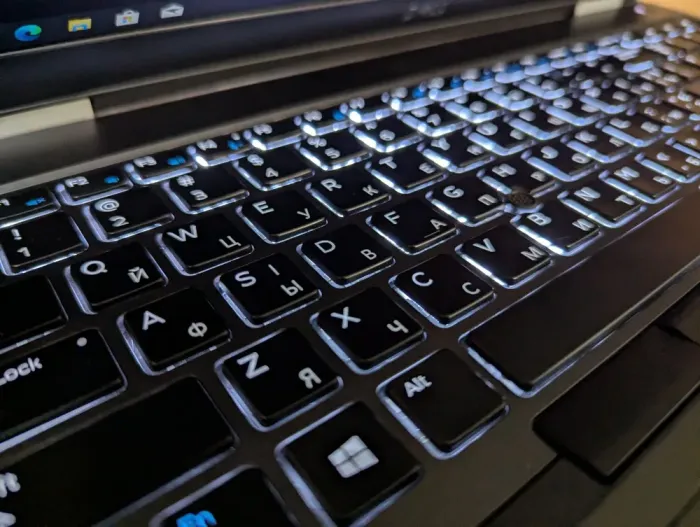 Мобільна робоча станція Dell Precision 7540 / 15.6" (1920x1080) IPS / Intel Core i7-9850H (6 (12) ядер по 2.6 - 4.6 GHz) / 32 GB DDR4 / 1000 GB SSD / nVidia Quadro RTX 3000, 6 GB GDDR6, 192-bit / WebCam / TouchID / Windows 10 б/в - зображення 6