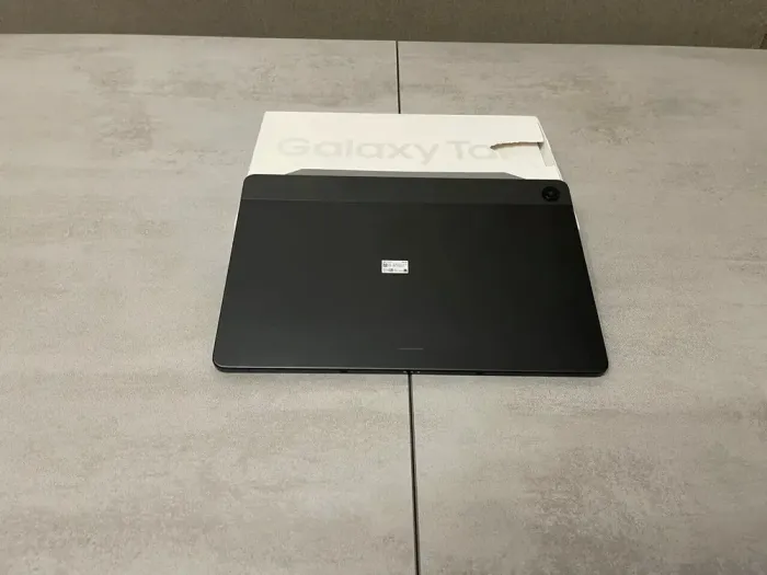 Планшет Samsung Galaxy Tab A9+ (SM-X218U) / 11" (1920x1200) TFT / Qualcomm Snapdragon 695 (8 ядер по 1.8 - 2.2 GHz) / 4 GB RAM / 64 GB Memory / Qualcomm Adreno 61 / 5G - зображення 8