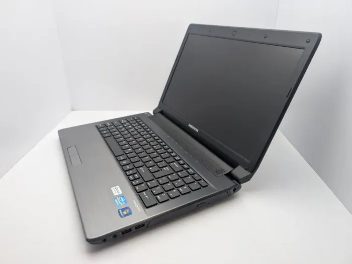 Ноутбук Medion Akoya E6228 / 15.6" (1366x768) TN / Intel Core i3-2350M (2 (4) ядра по 2.3 GHz) / 6 GB DDR3 / 128 GB SSD / Intel HD Graphics 3000 / WebCam б/в - зображення 4