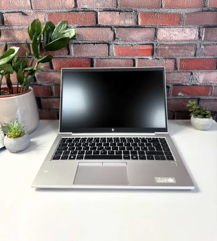 Ультрабук HP ProBook 440 G8 / 14" (1920x1080) IPS / AMD Ryzen 3 Pro 5400U (4 (8) ядра по 4.0 GHz) / 16 GB DDR4 / 256 GB SSD M.2 / AMD Radeon Vega 6 Graphics / WebCam б/в - зображення 3