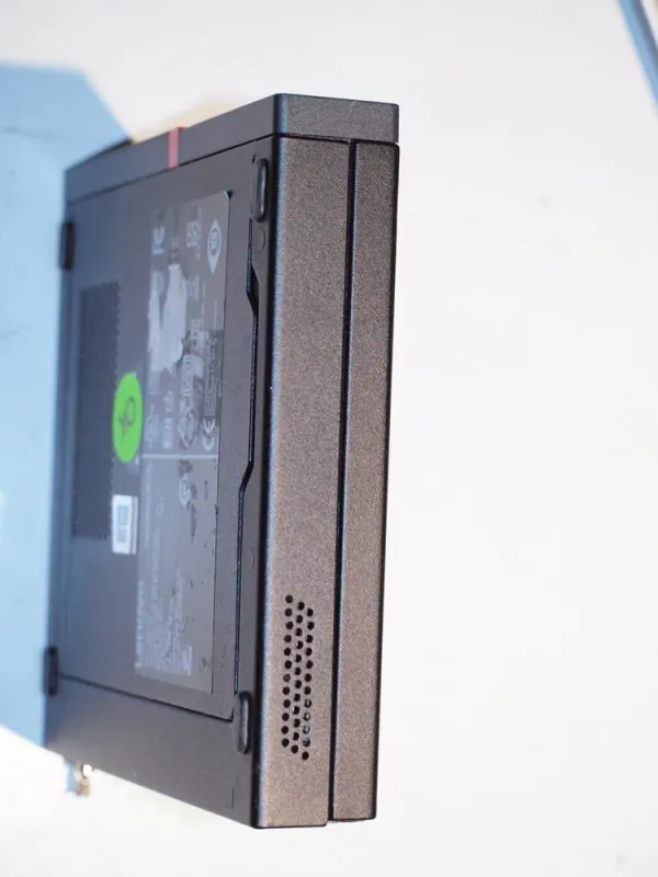 Неттоп Lenovo ThinkCentre M720q Tiny USFF / Intel Core i5-8400T (6 ядер по 1.7 - 3.3 GHz) / 16 GB DDR4 / 240 GB SSD / Intel UHD Graphics 630 / USB 3.1 / Wi-Fi / Блок живлення в комплекті б/в - зображення 6