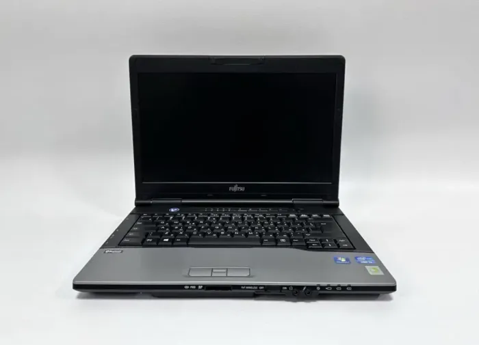 Ноутбук Fujitsu LifeBook S752 / 14" (1366x768) TN / Intel Core i3-3110M (2 (4) ядра по 2,4 ГГц) / 6 ГБ DDR3 / 500 ГБ HDD / Intel HD Graphics 4000 + гравірування клавіатури б/в - зображення 4