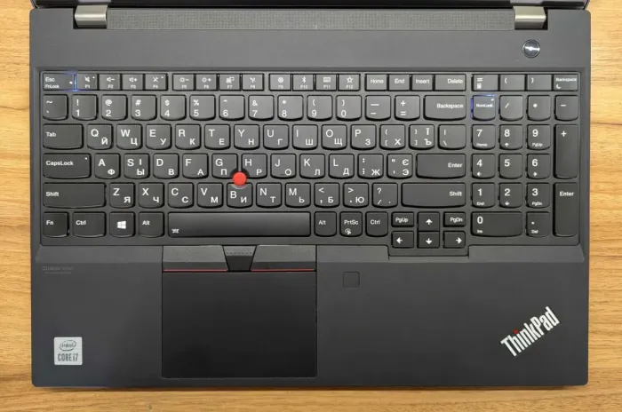 Мобільна робоча станція Lenovo ThinkPad P15s Gen1 / 15.6" (1920x1080) IPS / Intel Core i7-10510U (4 (8) ядра по 1.8 - 4.9 GHz) / 16 GB DDR4 / 480 GB SSD / nVidia Quadro P520, 2 GB GDDR5, 64-bit / WebCam / TouchID / Windows 10 б/в - зображення 3