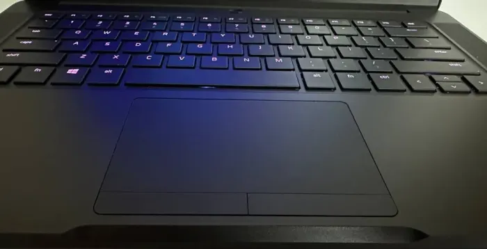 Ігровий ноутбук Б-клас Razer Blade 14 / 14" (1920x1080) IPS / Intel Core i7-7700HQ (4 (8) ядра по 2.8 - 3.8 GHz) / 16 GB DDR4 / 256 GB SSD / nVidia GeForce GTX 1060, 6 GB GDDR5, 192-bit / WebCam / Win 11 Home б/в - зображення 9