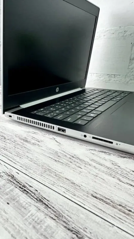 Ультрабук HP ProBook 440 G5 / 14" (1920x1080) IPS / Intel Core i5-8250U (4 (8) ядра по 1.6 - 3.4 GHz) / 8 GB DDR4 / 128 GB SSD M.2 / Intel HD Graphics 620 / WebCam б/в - зображення 2