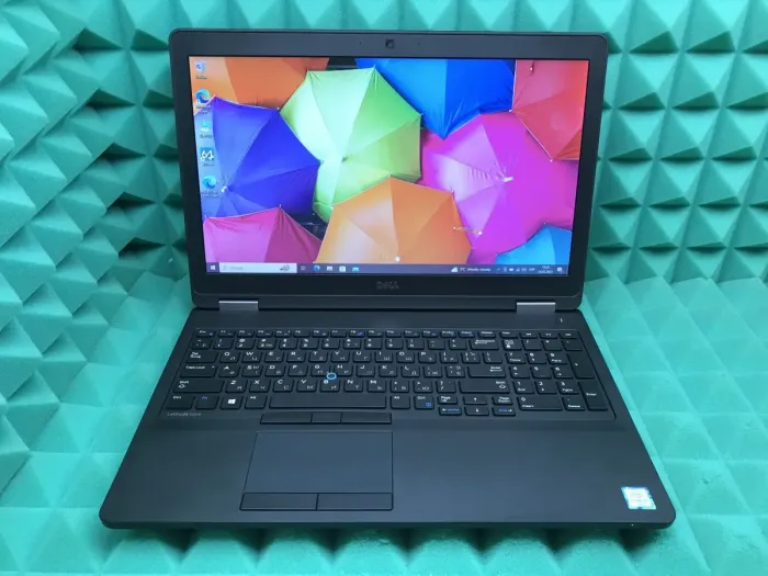 Ноутбук Б-клас Dell Latitude E5570 / 15.6" TN / Intel Core i5-6440HQ (4 ядра по 2.6-3.5 GHz) / 8GB DDR4 / 128GB SSD + 500GB HDD / HD Graphics 530 / WebCam / HDMI / Win 10 б/в - зображення 2