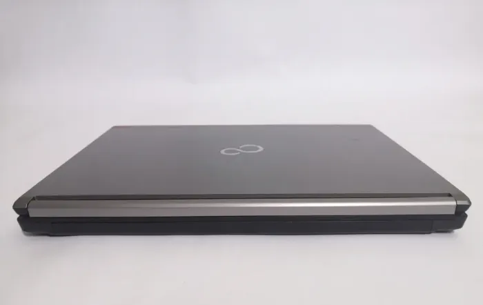 Ноутбук Б-клас Fujitsu LifeBook E734 / 13.3" (1366x768) TN / Intel Core i3-4000M (2 (4) ядра по 2.4 GHz) / 4 GB DDR3 / 500 GB HDD / Intel HD Graphics 4600 / WebCam / Windows 10 Pro б/в - зображення 7