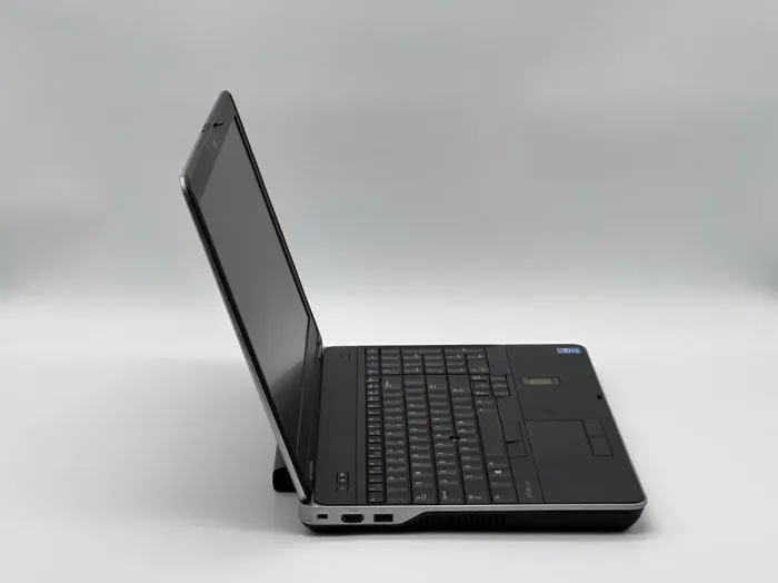 Ноутбук Dell Latitude E6540 / 15.6" (1366x768) TN / Intel Core i7-4600M (2 (4) ядра по 2.9 - 3.6 GHz) / 8 GB DDR3 / 250 GB SSD / AMD Radeon HD 8790M, 2 GB DDR5, 128-bit / WebCam б/в - зображення 4