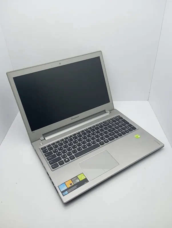 Ноутбук Lenovo Z500 / 15.6" (1366x768) TN / Intel Core i5-3210M (2 (4) ядра по 2.5 - 3.1 GHz) / 8 GB DDR3 / 1000 GB HDD / nVidia GeForce GT 740M, 2 GB DDR3, 64-bit / WebCam б/в - зображення 3