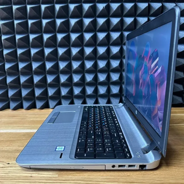 Ноутбук HP ProBook 450 G3 / 15.6" (1920x1080) TN / Intel Core i7-6500U (2 (4) ядра по 2.5 - 3.1 GHz) / 8 GB DDR3 / 256 GB SSD / Intel HD Graphics 520 / WebCam / DVD-ROM б/в - зображення 4