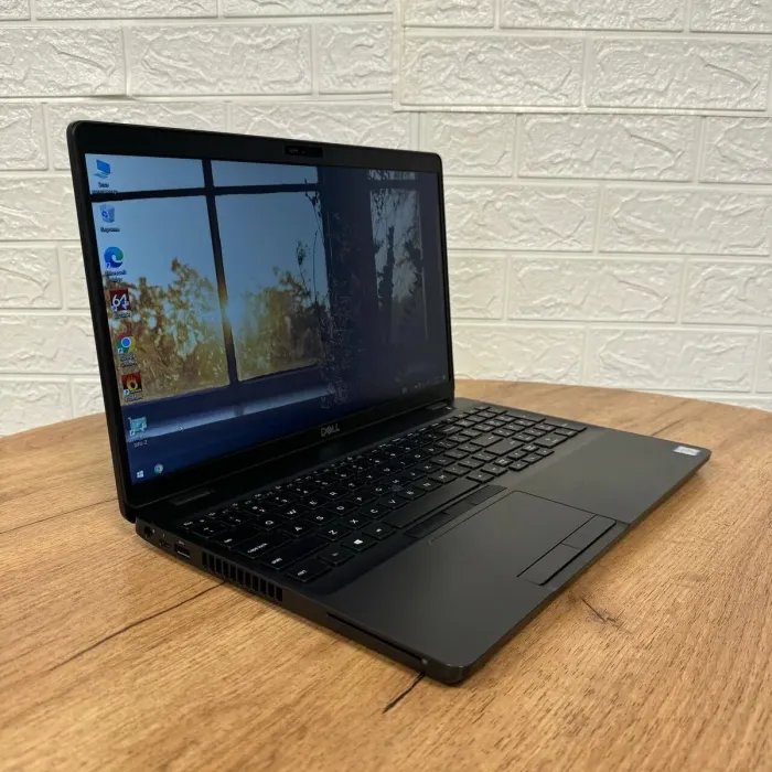 Ноутбук Б-клас Dell Precision 3540 / 15.6" (1366x768) TN / Intel Core i7-8665U (4 (8) ядра по 1.9 - 4.8 GHz) / 8 GB DDR4 / 128 GB SSD NVMe / AMD Radeon Pro WX 2100, 2 GB GDDR5, 64-bit / WebCam б/в - изображение 4