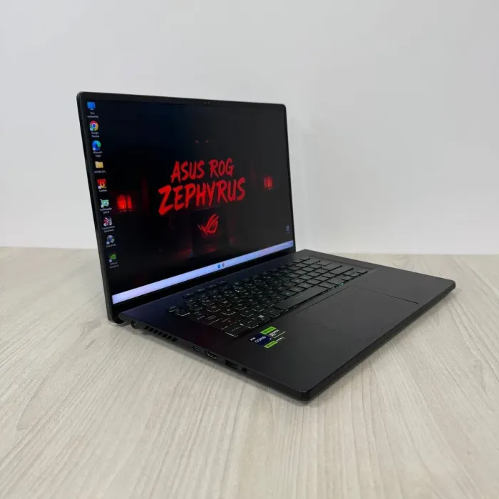 Ігровий ноутбук Asus ROG Zephyrus M16 GU604VY / 16" (2560x1600) IPS / Intel Core i9-13900H (14 (20) ядер по 2,6 - 5,4 ГГц) / 32 ГБ DDR5 / 2000 ГБ SSD NVMe / nVidia GeForce RTX 4090, 16 ГБ GDDR6, 256-біт / WebCam б/в - зображення 4