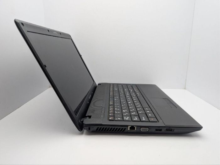 Ноутбук Lenovo G560 / 15.6" (1366x768) TN / Intel Core i3-350M (2 (4) ядра по 2.2 GHz) / 6 GB DDR3 / 500 GB HDD / Intel HD Graphics / WebCam / DVD-ROM / АКБ не держит б/в - изображение 4
