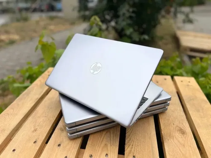 Ноутбук HP 250 G7 / 15.6" (1366x768) TN / Intel Core i3-7100U (2 (4) ядра по 2.4 GHz) / 8 GB DDR4 / 256 GB SSD M.2 / Intel HD Graphics 620 / WebCam б/в - зображення 8