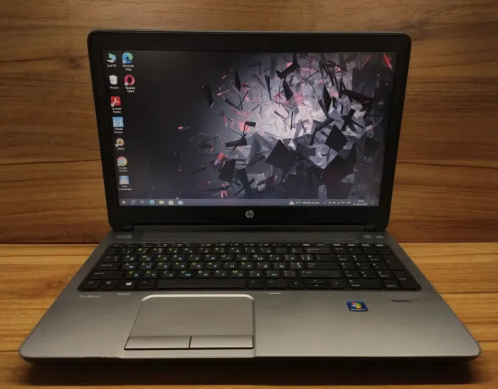 Ноутбук Б-клас HP ProBook 655 G1 / 15.6" (1366x768) TN / AMD A6-5350M (2 ядра по 2.9 - 3.5 GHz) / 8 GB DDR3 / 240 GB SSD / AMD Radeon HD 8450G / WebCam / Windows 10 RPO Lic б/в - зображення 2