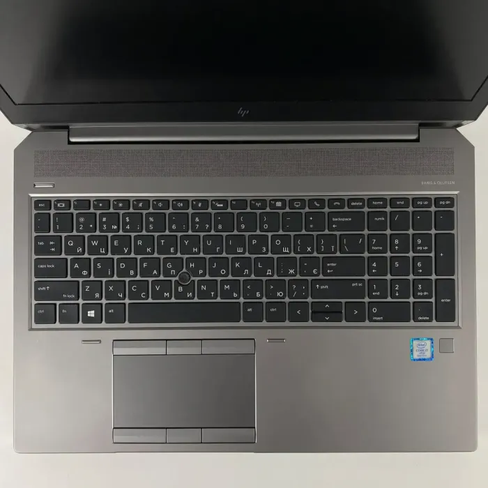 Мобільна робоча станція HP ZBook 15 G5 / 15,6" (1920x1080) IPS / Intel Core i7-8850H (6 (12) ядра по 2,6 - 4,3 ГГц) / 16 ГБ DDR4 / 512 ГБ SSD / nVidia Quadro P1000, 4 ГБ GDDR5, 256-біт / WebCam / TouchID б/в - зображення 3