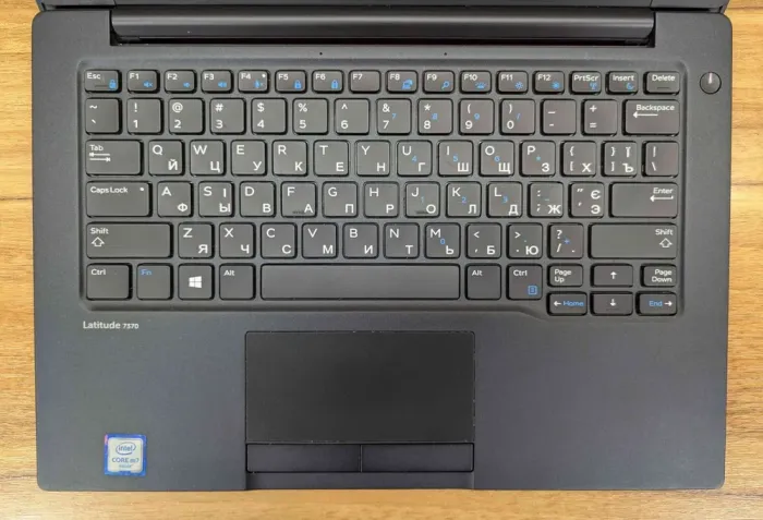 Ультрабук Dell Latitude 7370 / 13.3" (1920x1080) IPS / Intel Core m5-6Y54 (2 (4) ядра по 1.1 - 2.7 GHz) / 16 GB DDR3 / 512 GB SSD / Intel HD Graphics 515 / Windows 10 б/в - зображення 3