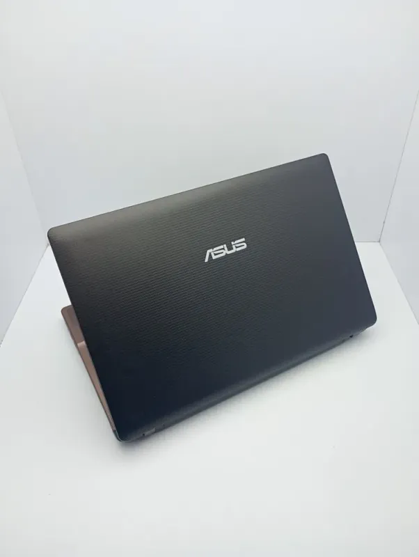 Ноутбук Asus K53D / 15.6" (1366x768) TN / Intel Core i3-2330M (2 (4) ядра по 2.2 GHz) / 6 GB DDR3 / 320 GB HDD / nVidia GeForce GT 540M, 1 GB GDDR3, 128-bit / WebCam б/в - зображення 8