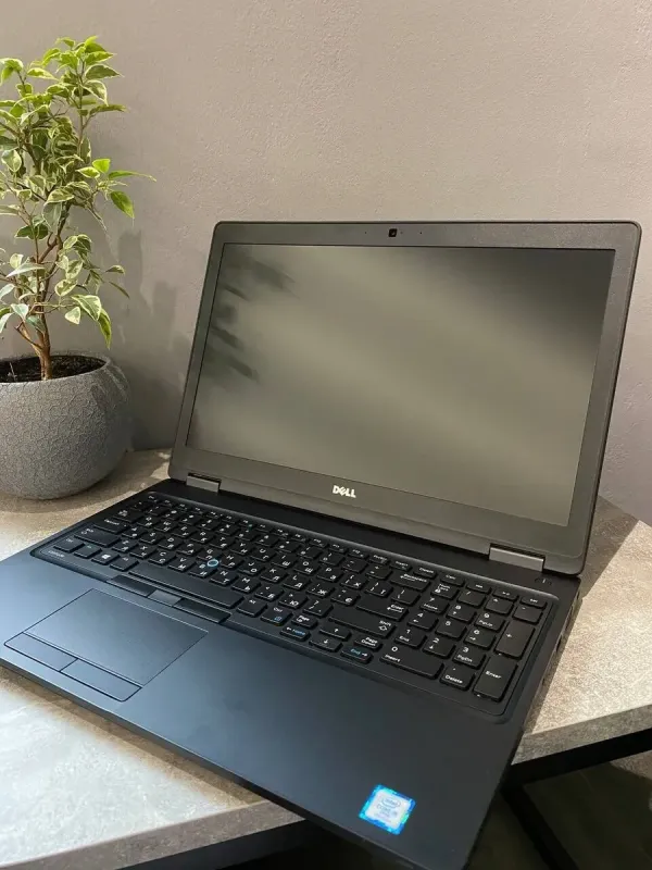 Ноутбук Dell Latitude 5580 / 15.6" (1920x1080) TN / Intel Core i5-7440HQ (4 ядра по 2.8 - 3.8 GHz) / 8 GB DDR4 / 256 GB SSD M.2 / Intel HD Graphics 630 / WebCam / Win 10 б/в - зображення 2