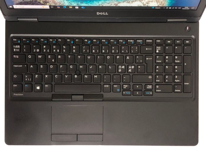 Мобільна робоча станція Б-клас Dell Precision 3520 / 15.6" (1920x1080) IPS / Intel Core i7-6820HQ (4 (8) ядра по 2.7 - 3.6 GHz) / 16 GB DDR4 / 256 GB SSD / nVidia Quadro M620, 2 GB GDDR5, 128-bit / WebCam / Win 10 Pro б/в - зображення 8