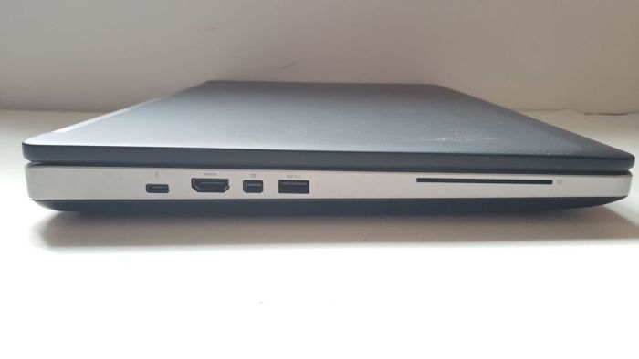 Мобільна робоча станція Dell Precision 7520 / 15,6" (1920x1080) IPS / Intel Core i7-6820HQ (4 (8) ядра по 2,7 - 3,6 ГГц) / 32 ГБ DDR4 / 128 ГБ SSD + 480 ГБ SSD / nVidia Quadro M1200, 4 ГБ GDDR5, 128-біт / WebCam б/в - зображення 4