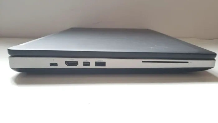 Мобільна робоча станція Dell Precision 7520 / 15,6" (1920x1080) IPS / Intel Core i7-6820HQ (4 (8) ядра по 2,7 - 3,6 ГГц) / 32 ГБ DDR4 / 128 ГБ SSD + 480 ГБ SSD / nVidia Quadro M1200, 4 ГБ GDDR5, 128-біт / WebCam б/в - зображення 4