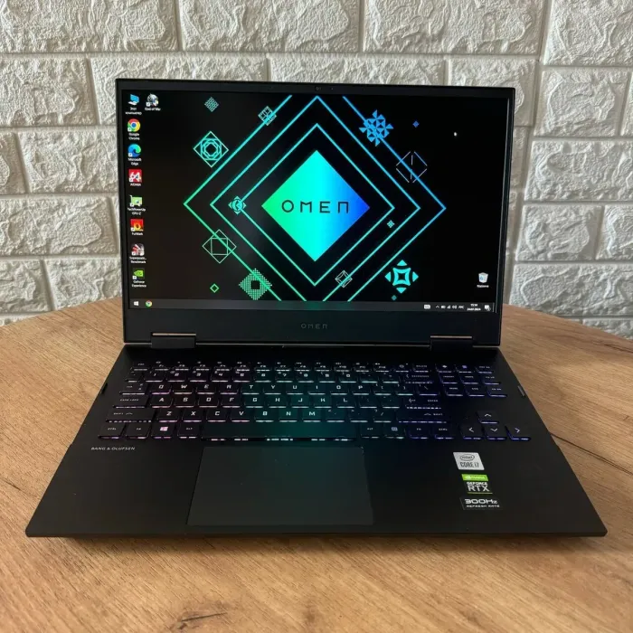 Ігровий ноутбук HP Omen 15-ek1013dx / 15.6" (1920x1080) IPS / Intel Core i7-10750H (6 (12) ядер по 2.6 - 5.0 GHz) / 16 GB DDR4 / 512 GB SSD / nVidia GeForce RTX 3070, 8 GB GDDR6, 256-bit / WebCam б/в - зображення 2