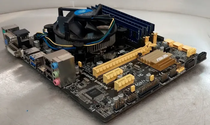 Комплект: Материнська плата Asus B85M-G / LGA1150 / Intel Core i7-4770K (4 (8) ядра по 3,5 - 3,9 ГГц) / 16 ГБ DDR3 / Intel HD Graphics 4600 + Кулер б/в - изображение 6