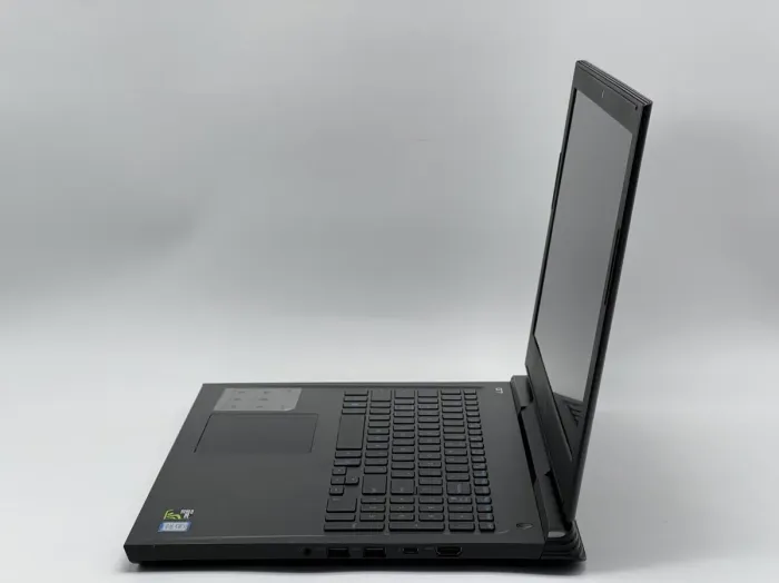 Ігровий ноутбук Dell G7 15 7588 / 15,6" (1920x1080) IPS / Intel Core i7-8750H (6 (12) ядер по 2.2 - 4.1 GHz) / 16 GB DDR4 / 480 GB SSD / nVidia GeForce GTX 1060 Max-Q, 6 GB GDDR5, 192-bit / WebCam б/в - зображення 4