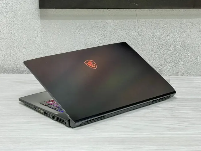 Ігровий ноутбук MSI GF75 Thin / 17.3" (1920x1080) IPS / Intel Core i7-10750H (6 (12) ядер по 2.6 - 5.0 GHz) / 16 GB DDR4 / 1000 GB SSD / nVidia GeForce RTX 3060, 6 GB GDDR6, 192-bit / WebCam / Win 11 б/в - зображення 7