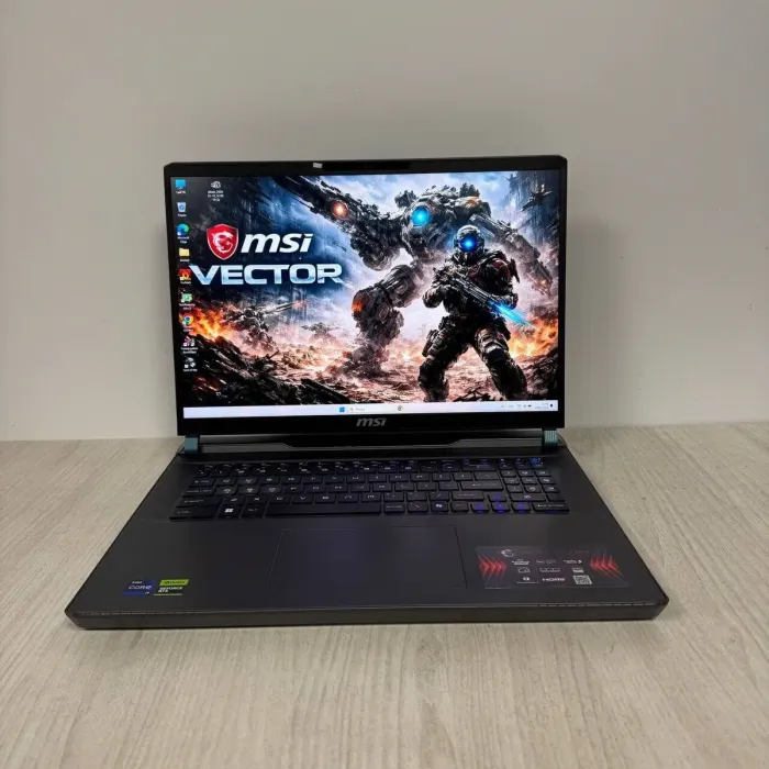 Ігровий ноутбук Б-класу MSI Vector 17 HX A14VGG / 17,3" (2560×1440) IPS / Intel Core i9-14900HX (24 (32) ядер по 2,2 - 5,7 ГГц) / 32 ГБ DDR5 / 1000 ГБ SSD NVMe / nVidia GeForce RTX 4070, 8 ГБ GDDR6, 128-біт / Веб-камера б/в - зображення 2