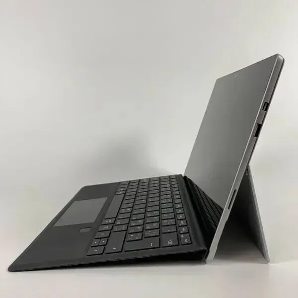 Нетбук-трансформер Microsoft Surface Pro 5 / 12.3" (2736x1824) IPS Touch / Intel Core i5-7300U (2 (4) ядра по 2.6 - 3.5 GHz) / 8 GB DDR3 / 256 GB SSD / Intel HD Graphics 620 / WebCam / TouchID б/в - зображення 4