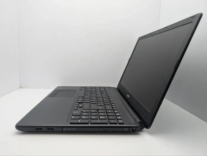 Ноутбук Acer Aspire E1-530 / 15.6" (1366x768) TN / Intel Pentium 2117U (2 ядра по 1.8 GHz) / 8 GB DDR3 / 320 GB HDD / Intel HD Graphics / WebCam / DVD-ROM б/в - зображення 5