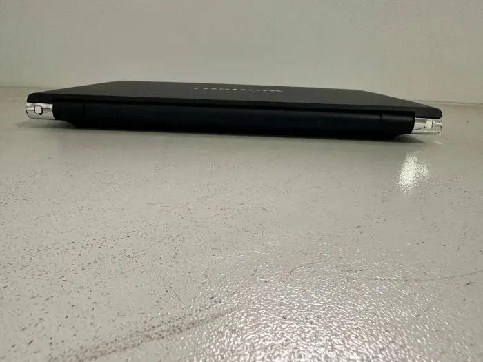 Ноутбук Б-клас Toshiba Tecra R950 / 15.6" (1600x900) TN / Intel Core i5-3320M (2 (4) ядра по 2.6 - 3.3 GHz) / 8 GB DDR3 / 240 GB SSD / Intel HD Graphics 4000 / WebCam / DVD-ROM / VGA б/в - зображення 6